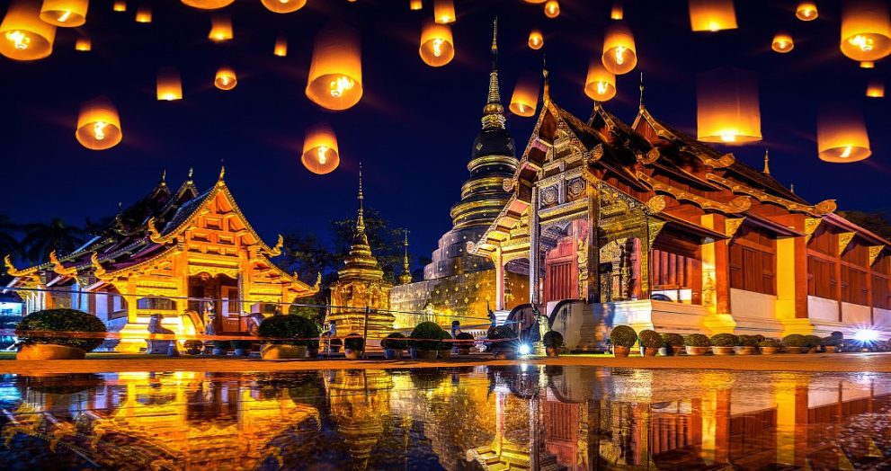 A vibrant floating market in Thailand, reflecting the charm of this budget-friendly travel destination in Southeast Asia.